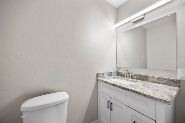 308 & 310 N 12th Ave, Pasco, WA 99301