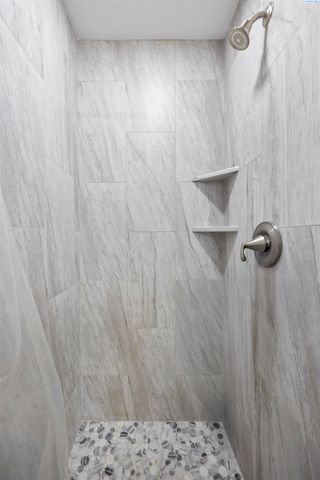 308 & 310 N 12th Ave, Pasco, WA 99301