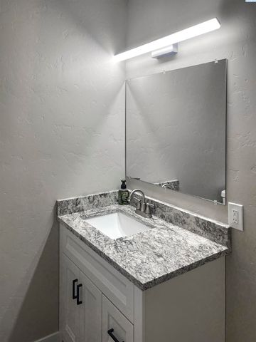 308 & 310 N 12th Ave, Pasco, WA 99301