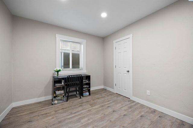 308 & 310 N 12th Ave, Pasco, WA 99301