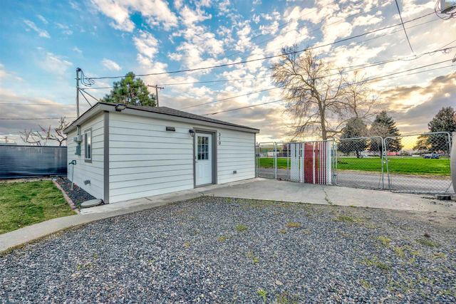 308 & 310 N 12th Ave, Pasco, WA 99301