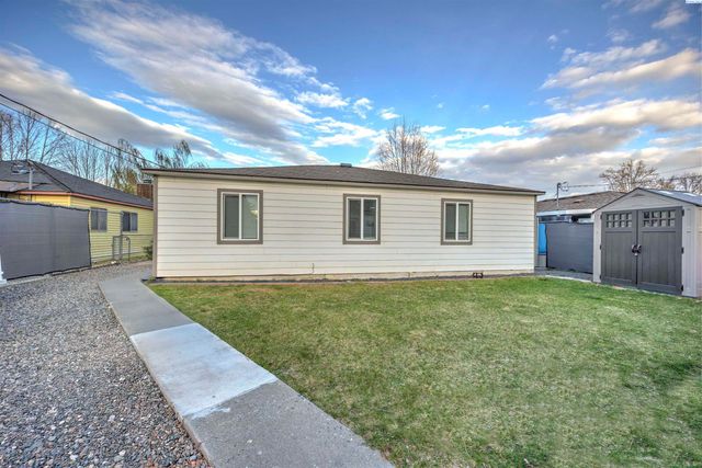 308 & 310 N 12th Ave, Pasco, WA 99301