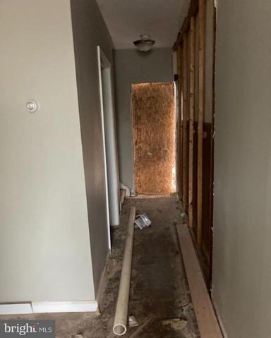 210 W UNION ST, Burlington, NJ 08016