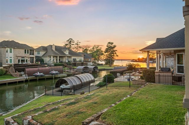 12323 Longmire Cove, Conroe, TX 77304