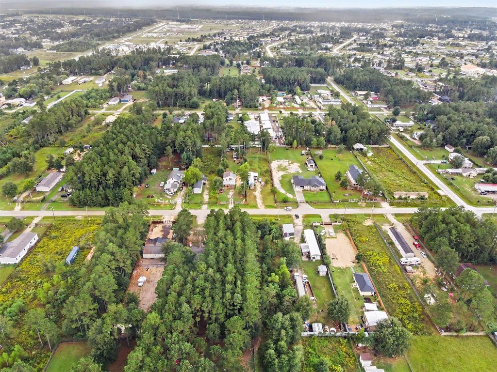417 County Road 3546 Road, Cleveland, TX 77327