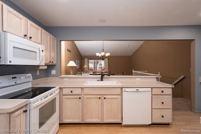 41642 Haggerty Woods Court, Canton, MI 48187