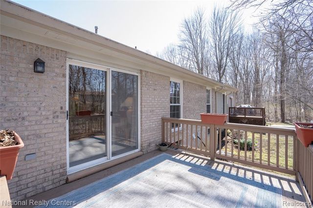 41642 Haggerty Woods Court, Canton, MI 48187