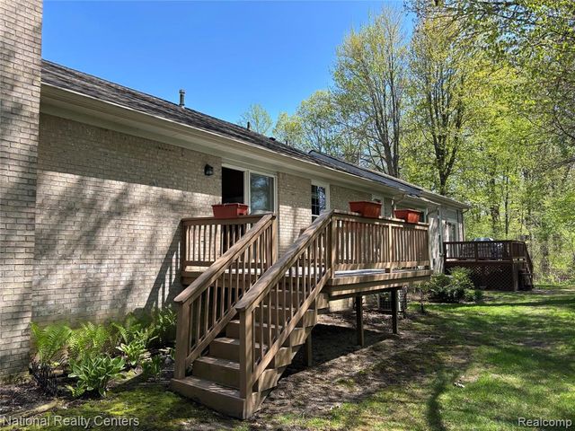 41642 Haggerty Woods Court, Canton, MI 48187