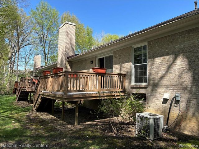 41642 Haggerty Woods Court, Canton, MI 48187