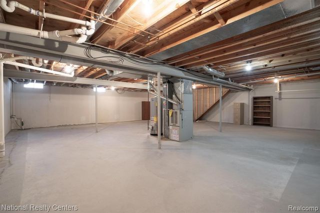 41642 Haggerty Woods Court, Canton, MI 48187