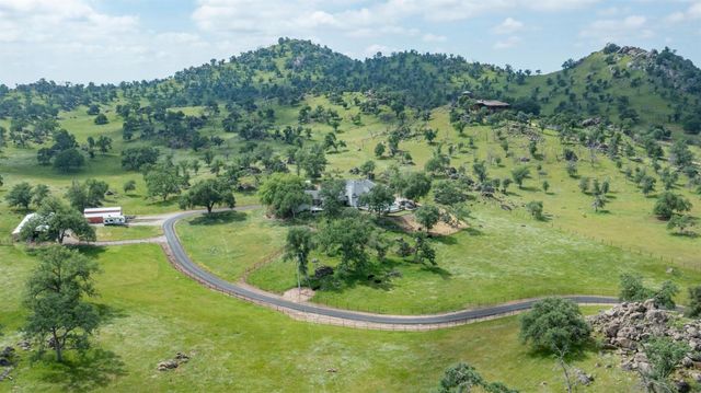 17159 Coyote Pass Lane, Clovis, CA 93619