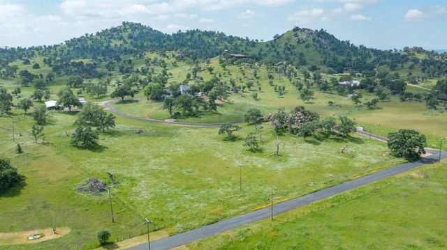 17159 Coyote Pass Lane, Clovis, CA 93619