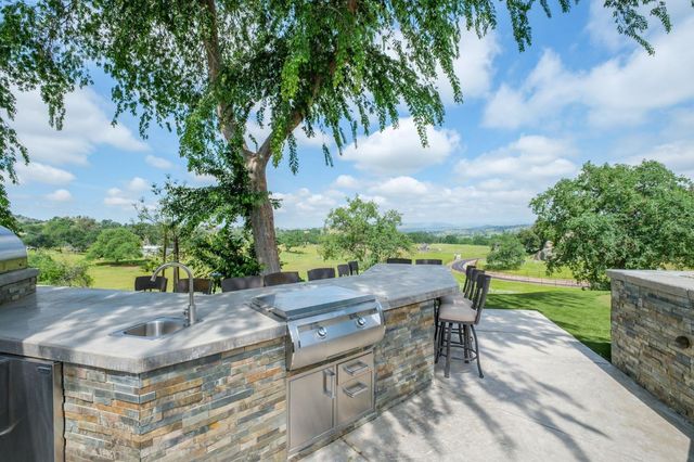 17159 Coyote Pass Lane, Clovis, CA 93619