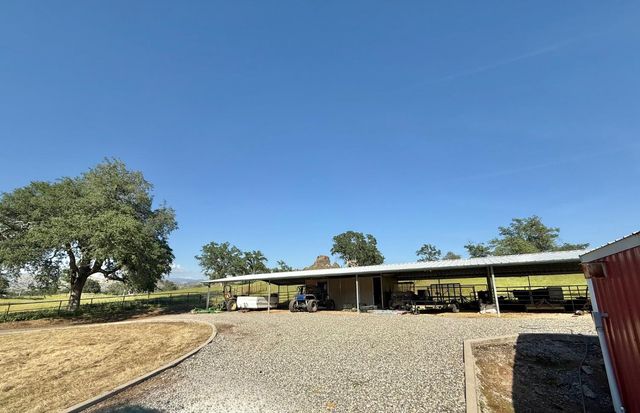 17159 Coyote Pass Lane, Clovis, CA 93619