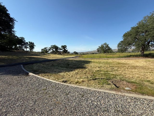 17159 Coyote Pass Lane, Clovis, CA 93619