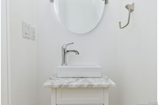 2507 E Commerce 2, San Antonio, TX 78203