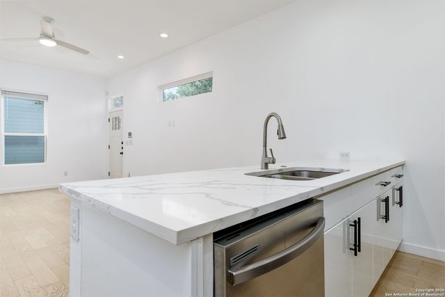 2507 E Commerce 2, San Antonio, TX 78203