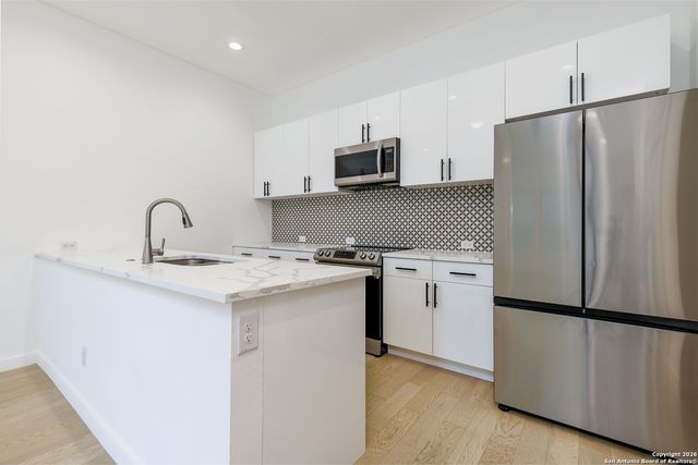 2507 E Commerce 2, San Antonio, TX 78203