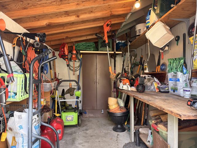 2200 Mayfield Drive, Grants Pass, OR 97527