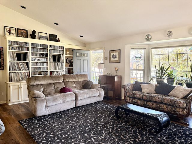 2200 Mayfield Drive, Grants Pass, OR 97527