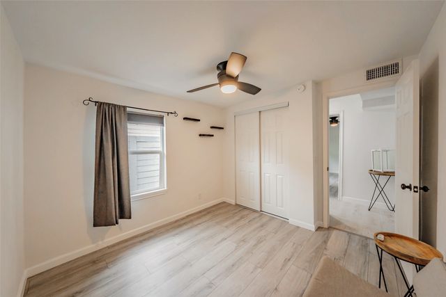 1306 E Lovers Lane, Arlington, TX 76010
