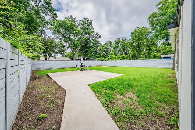 1306 E Lovers Lane, Arlington, TX 76010
