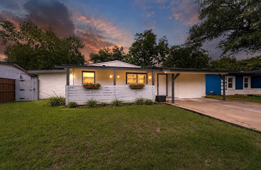 1306 E Lovers Lane, Arlington, TX 76010