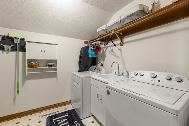 409 NE 17th Street, Ankeny, IA 50021