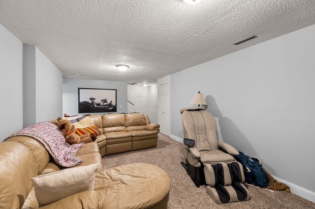409 NE 17th Street, Ankeny, IA 50021