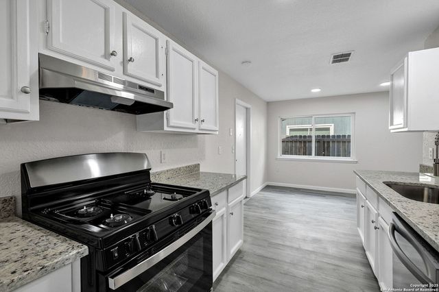 5915 Lake Champlain, San Antonio, TX 78233