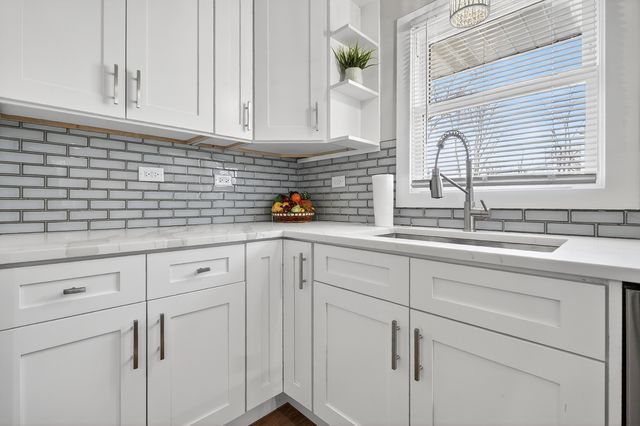 15502 Elm Street, South Holland, IL 60473