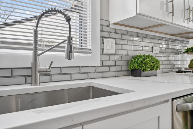 15502 Elm Street, South Holland, IL 60473