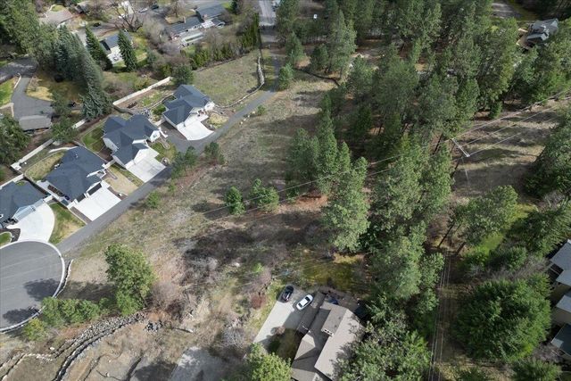 1411 W Toni Rae Dr, Spokane, WA 99218