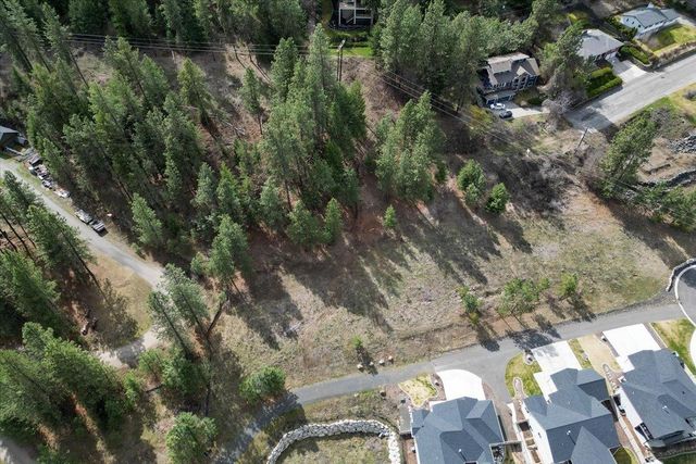 1411 W Toni Rae Dr, Spokane, WA 99218