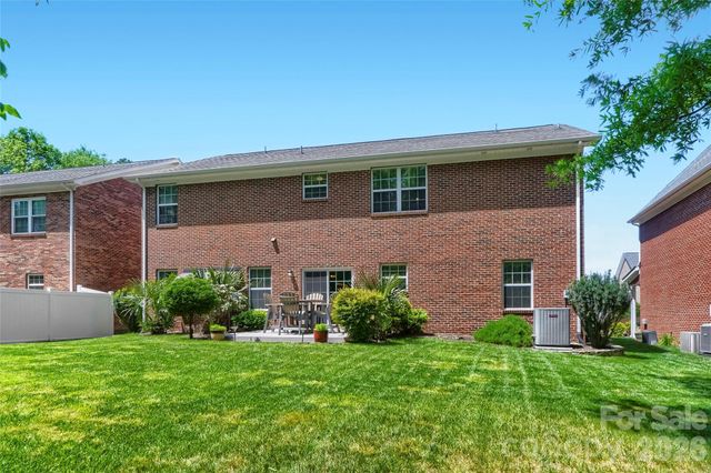 2834 Bivins Street, Davidson, NC 28036