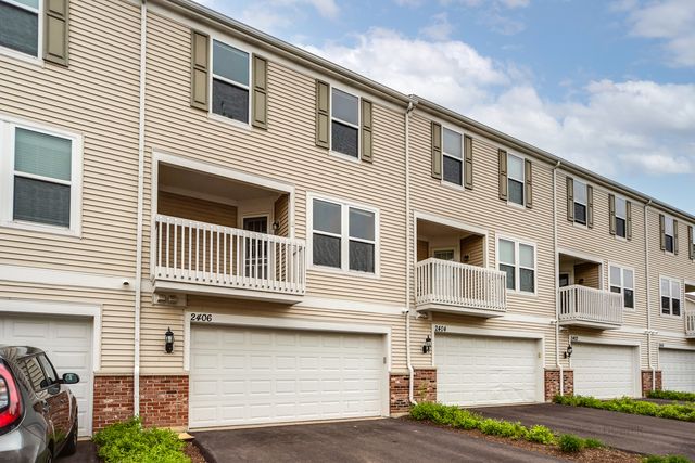 2406 NEUBAUER Circle 14-3, Lindenhurst, IL 60046