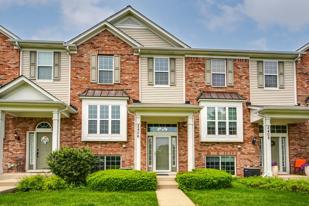 2406 NEUBAUER Circle 14-3, Lindenhurst, IL 60046