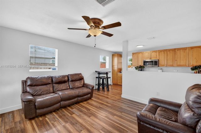 731 N 69th Ave, Hollywood, FL 33024