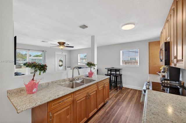 731 N 69th Ave, Hollywood, FL 33024