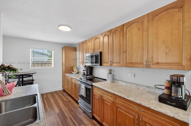 731 N 69th Ave, Hollywood, FL 33024