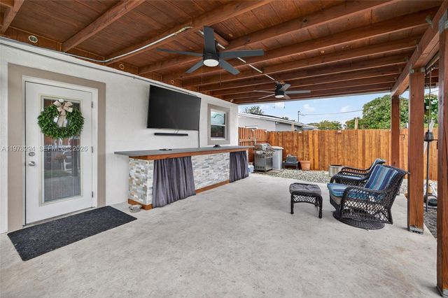 731 N 69th Ave, Hollywood, FL 33024