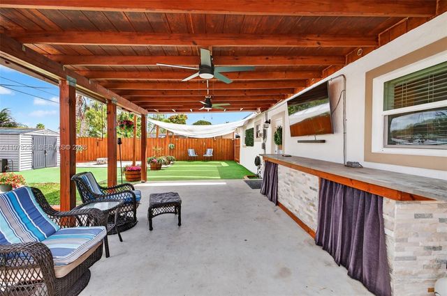 731 N 69th Ave, Hollywood, FL 33024