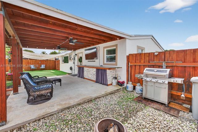 731 N 69th Ave, Hollywood, FL 33024