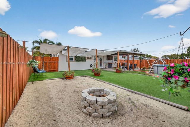 731 N 69th Ave, Hollywood, FL 33024