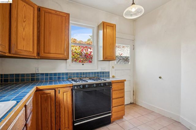 1711 Milvia A, Berkeley, CA 94709