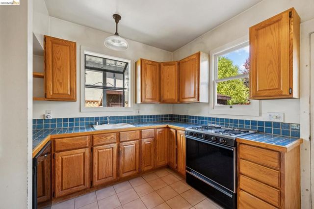 1711 Milvia A, Berkeley, CA 94709