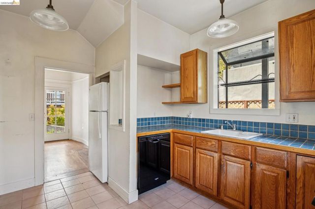 1711 Milvia A, Berkeley, CA 94709