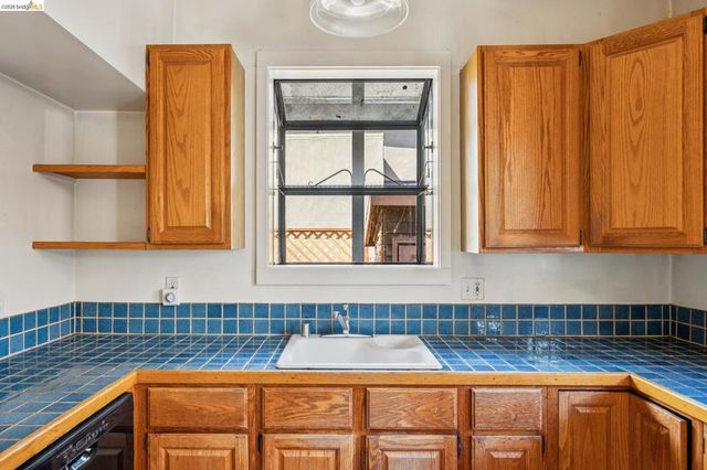 1711 Milvia A, Berkeley, CA 94709