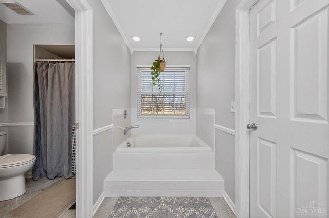 1068 Beacon Way Court, Hamilton Twp, OH 45039