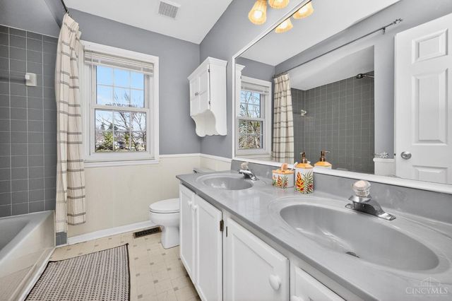 1068 Beacon Way Court, Hamilton Twp, OH 45039